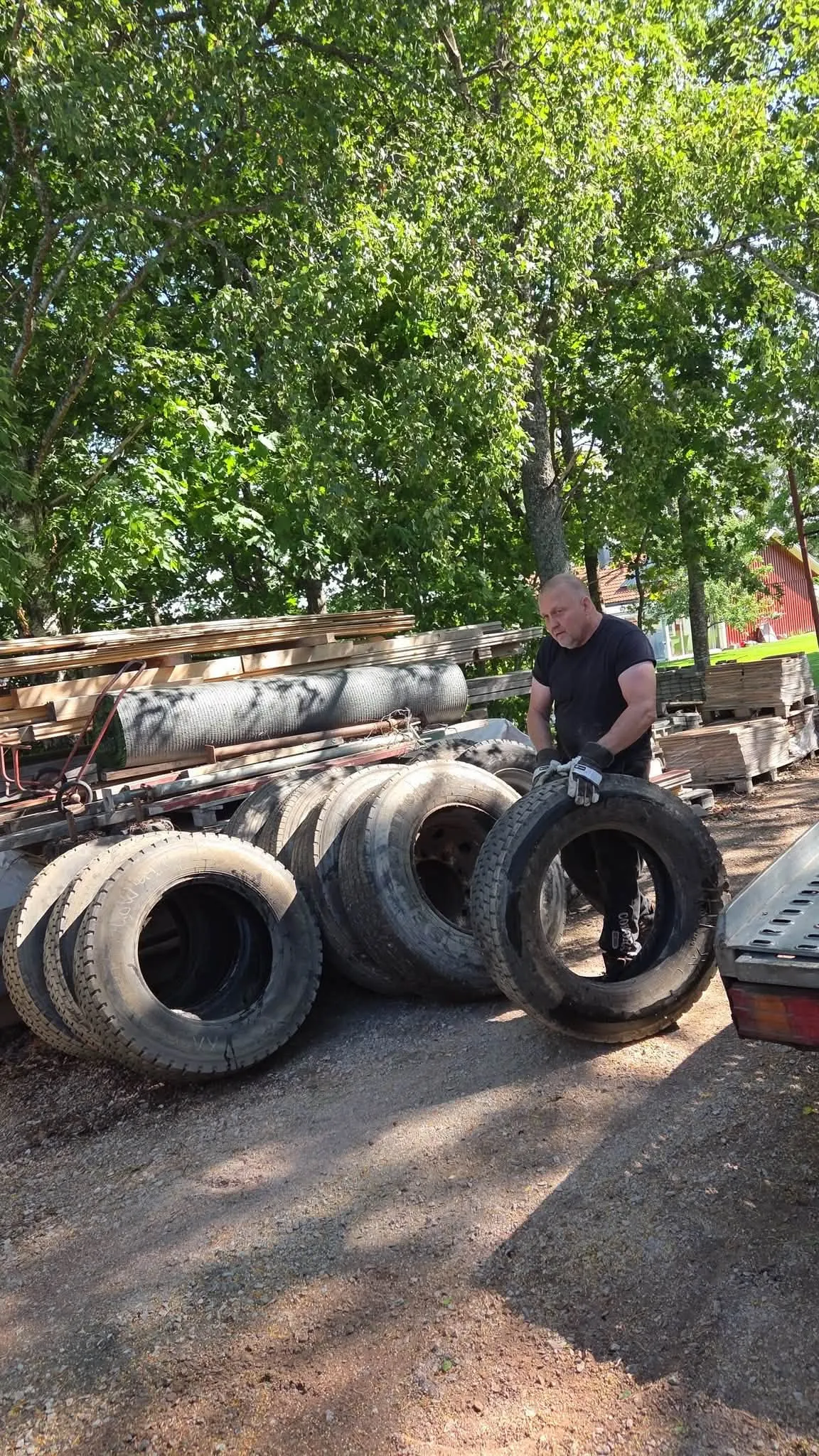 Sortering av däck och rivningsgods